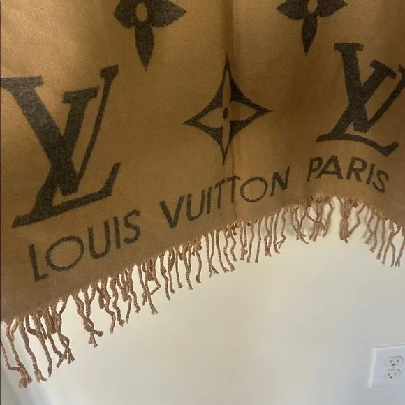 Louis Vuitton Monogram Logomania Cashmere & Silk Wrap Scarf - Picture 2 of 6
